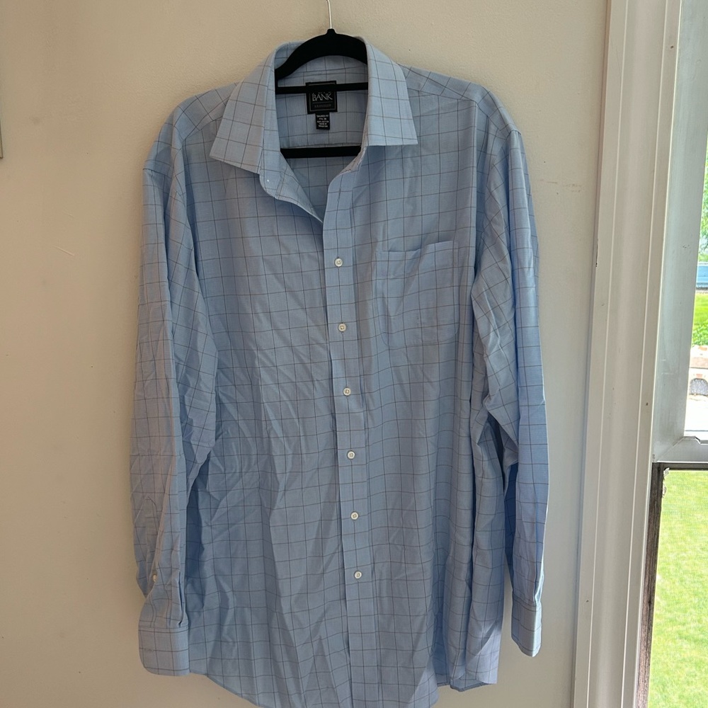 Jos A Bank Blue & Gray Collared Long Sleeve Button Down